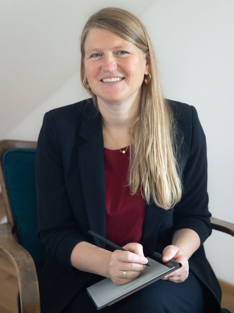 Dr. Alexandra Zaby